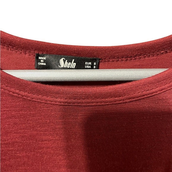 🟣Shein Maroon Ruffle Hem Blouse – Size Small - Picture 3 of 3